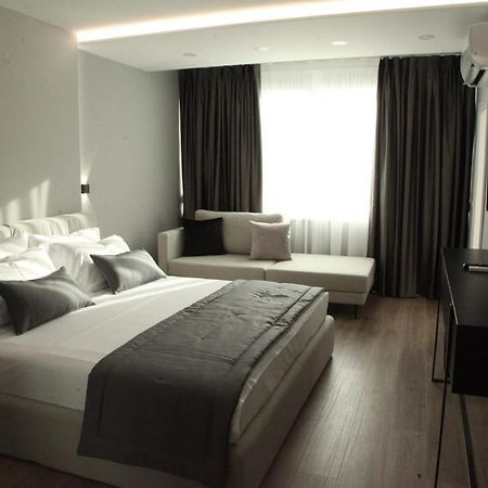 L'Hotel Tiranë Ngoại thất bức ảnh