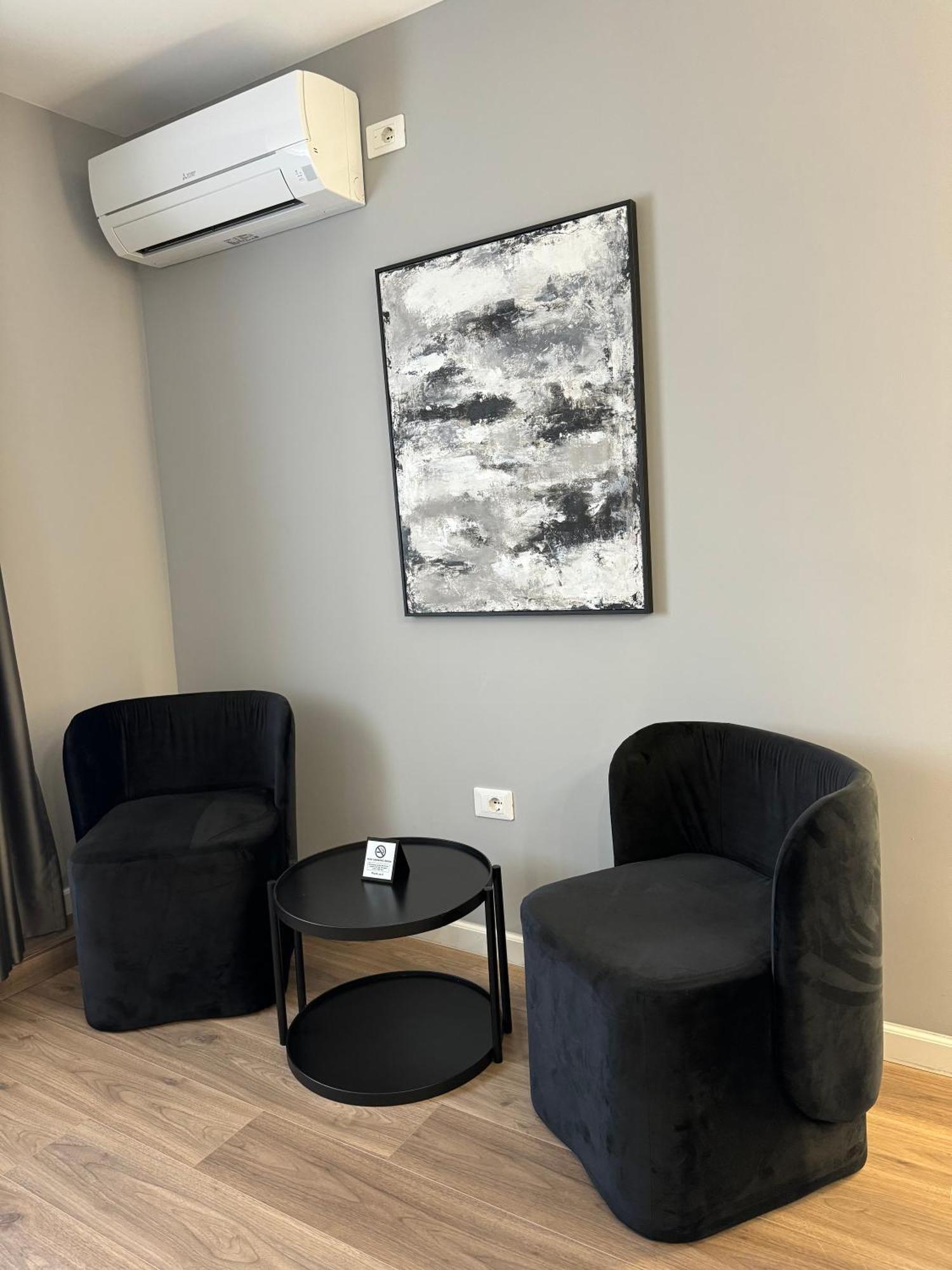 L'Hotel Tiranë Ngoại thất bức ảnh