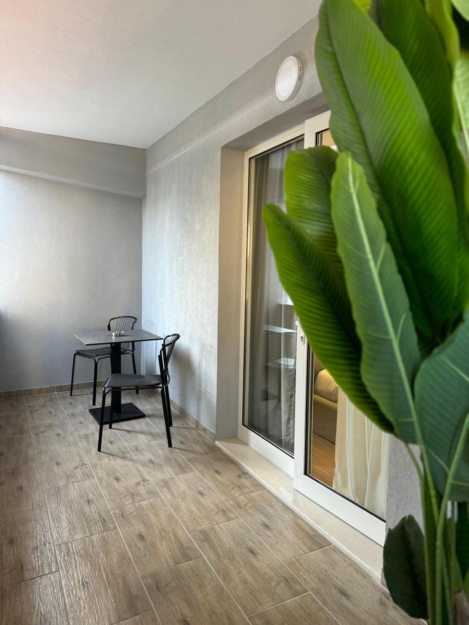 L'Hotel Tiranë Ngoại thất bức ảnh