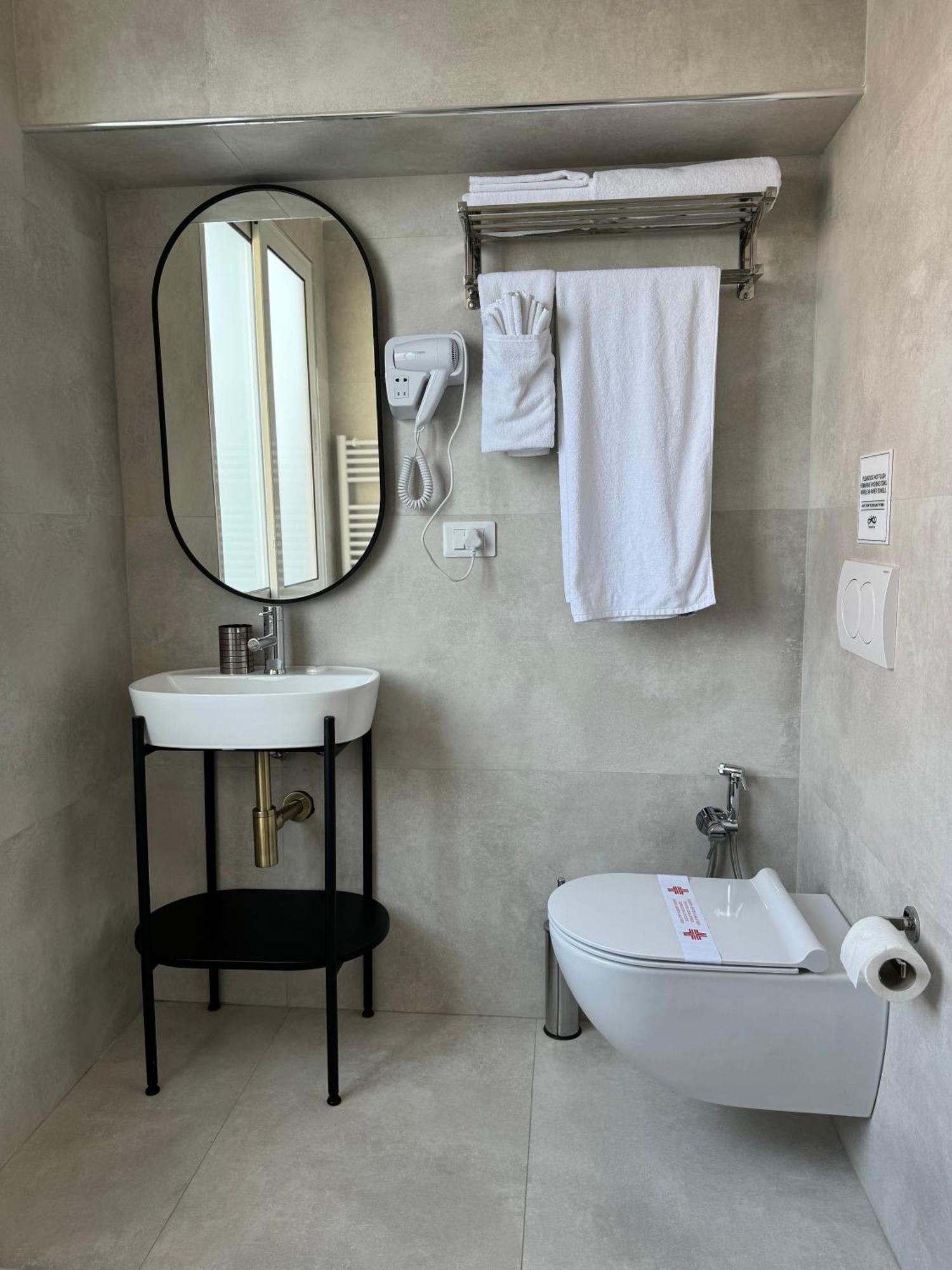 L'Hotel Tiranë Ngoại thất bức ảnh
