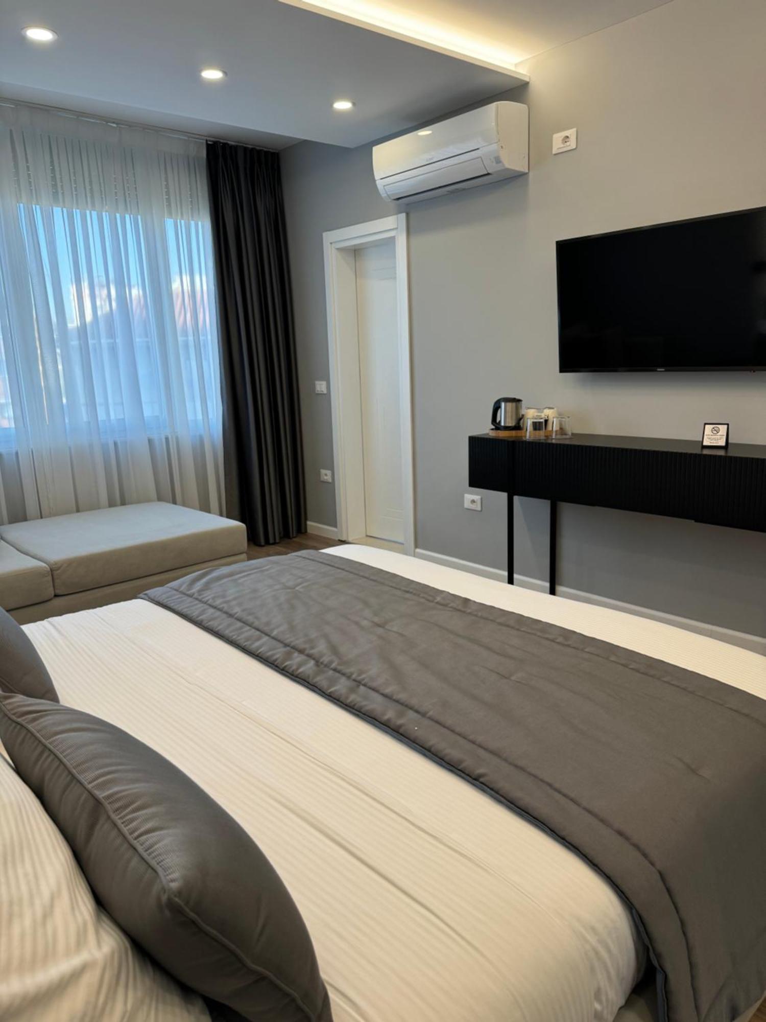 L'Hotel Tiranë Ngoại thất bức ảnh