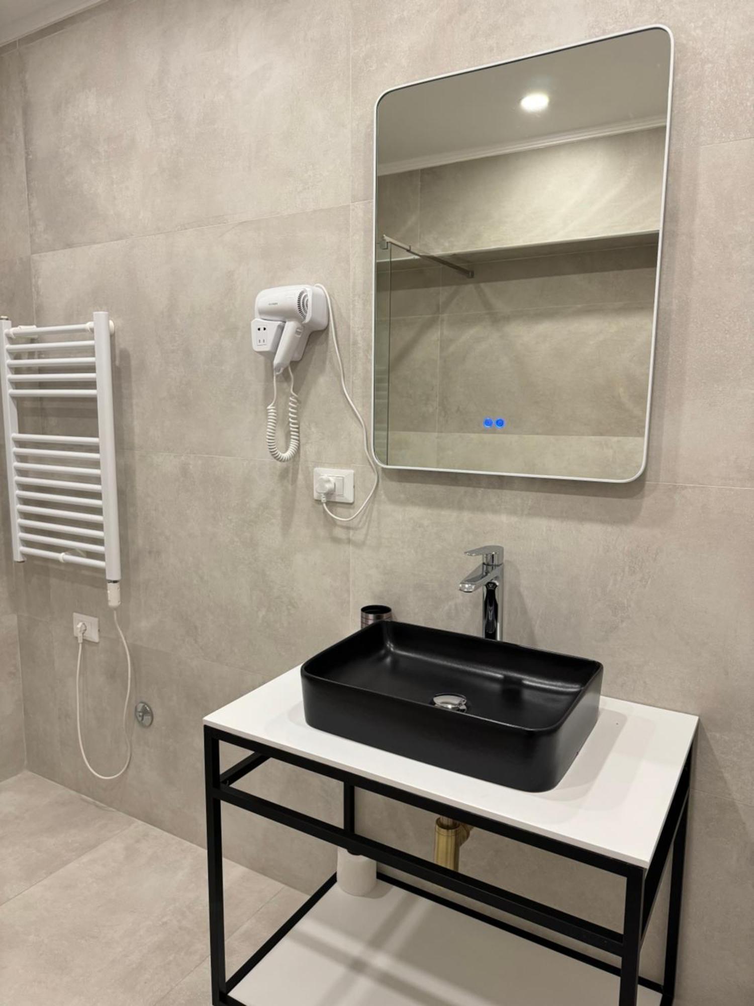 L'Hotel Tiranë Ngoại thất bức ảnh