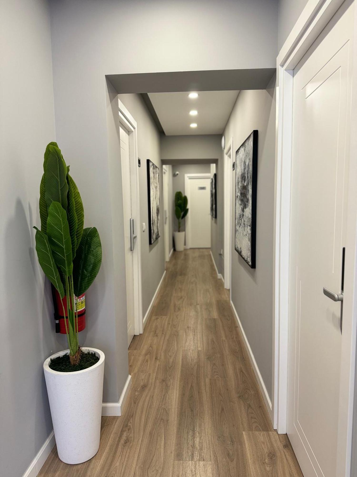 L'Hotel Tiranë Ngoại thất bức ảnh